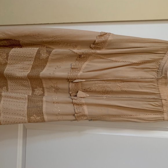 Papillon Skirt & Blouse - Picture 4 of 5